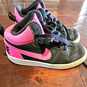 Girls Nike Court Borough Mid Sneaker, Size 3.5Y, Used Excellent Condition